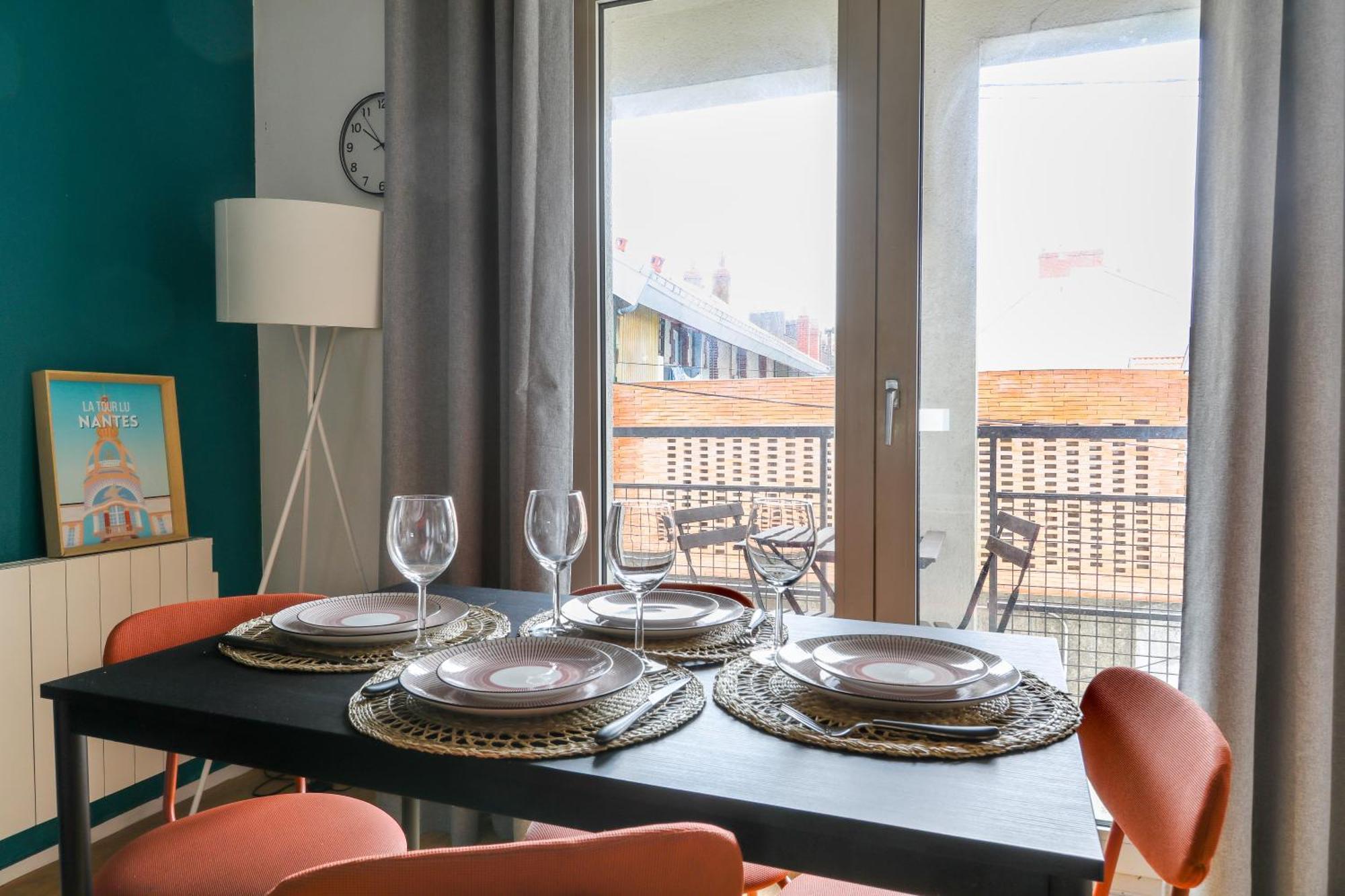 Ferienwohnung Cocon Urbain A 2 Pas De La Gare Nantes Exterior foto
